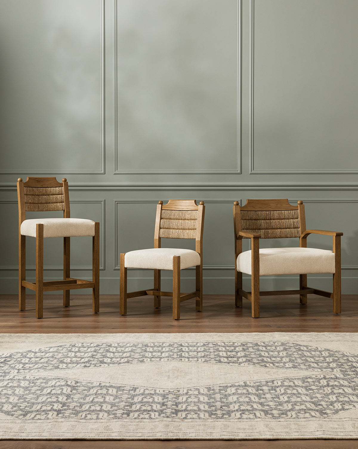 Tabouret de bar bohème en chêne et jonc de mer avec assise performante en coton-lin pour salle à manger