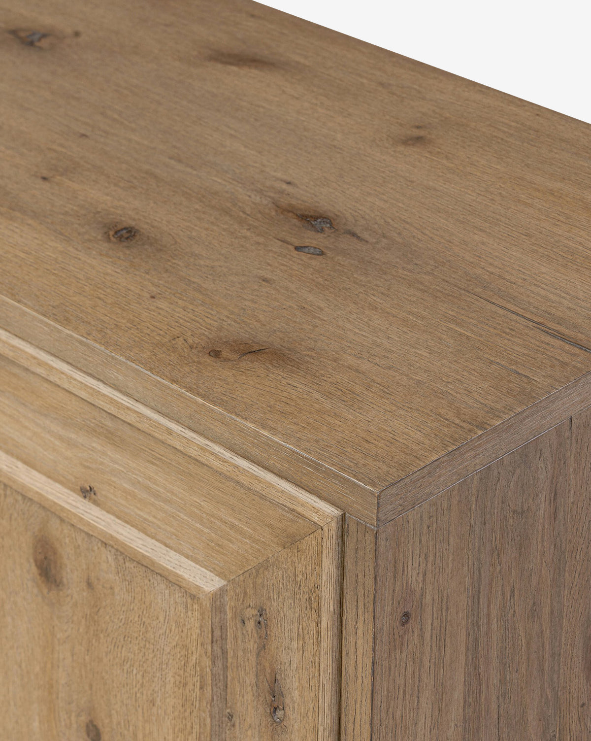 Buffet moderne en chêne avec grain naturel et rangement pour salon