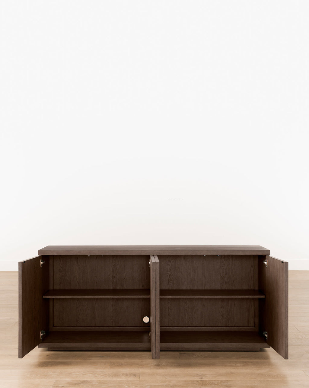 Bahut moderne en bois avec rangements et lignes épurées pour le salon