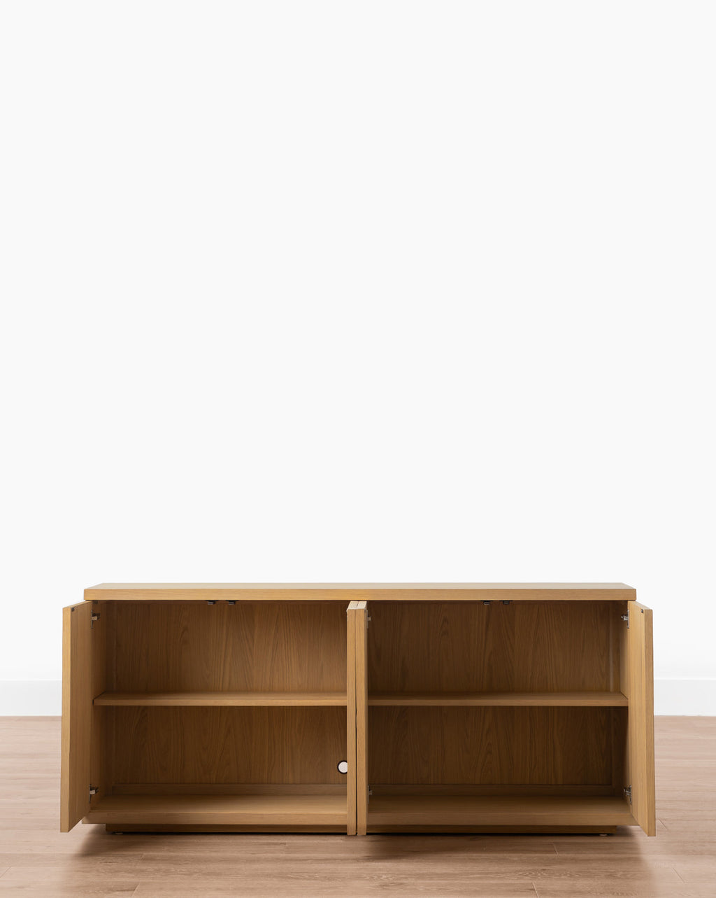 Bahut moderne en bois avec rangements et lignes épurées pour le salon