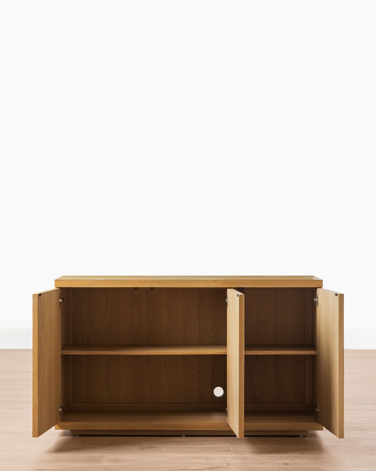 Buffet moderne en bois avec rangement 3 portes et lignes épurées pour le salon