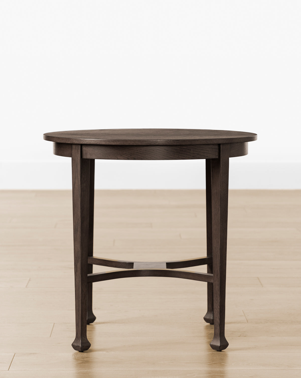 Guéridon moderne en bois au design polyvalent pour le salon