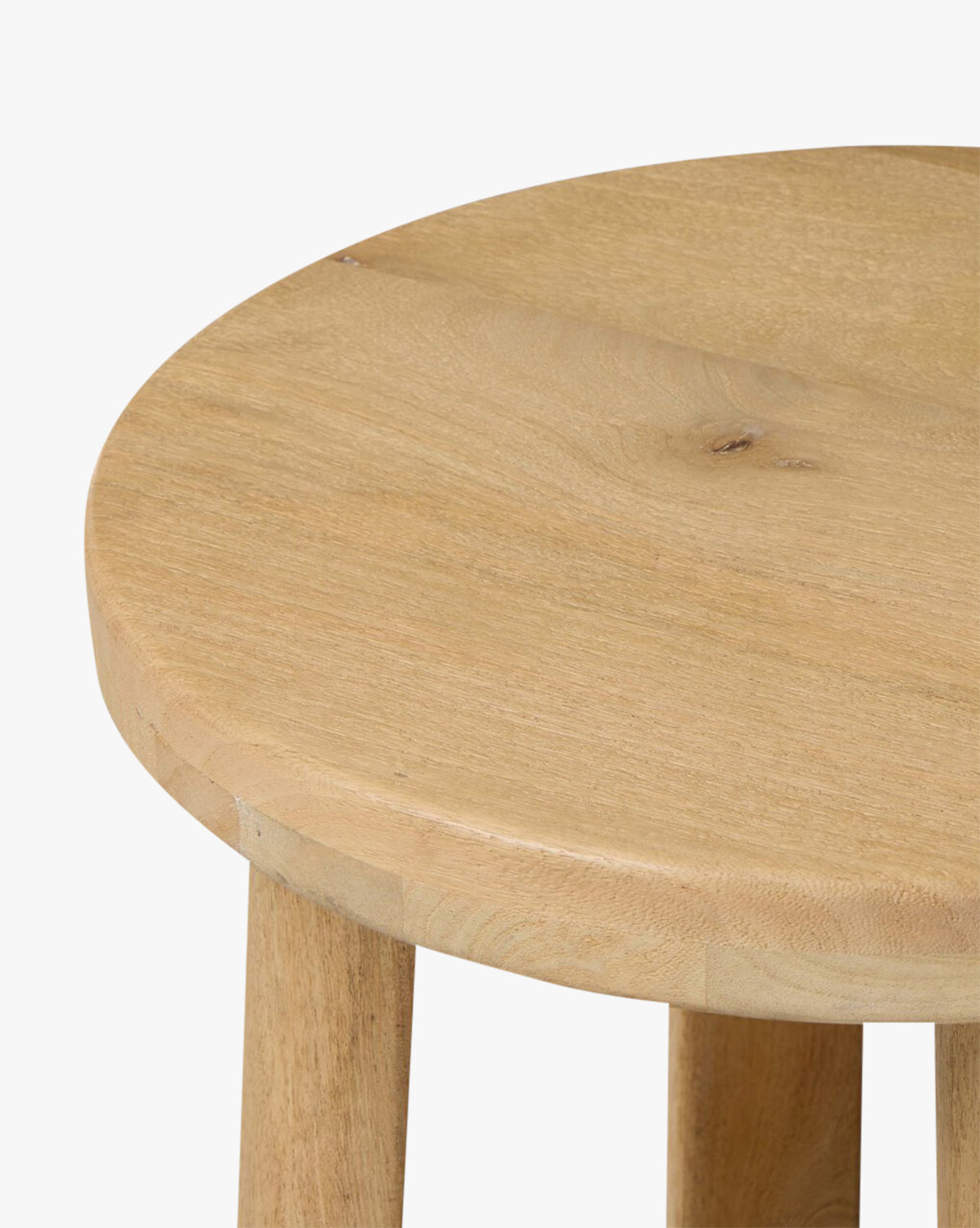 Table d'appoint moderne en bois aux lignes épurées pour le salon