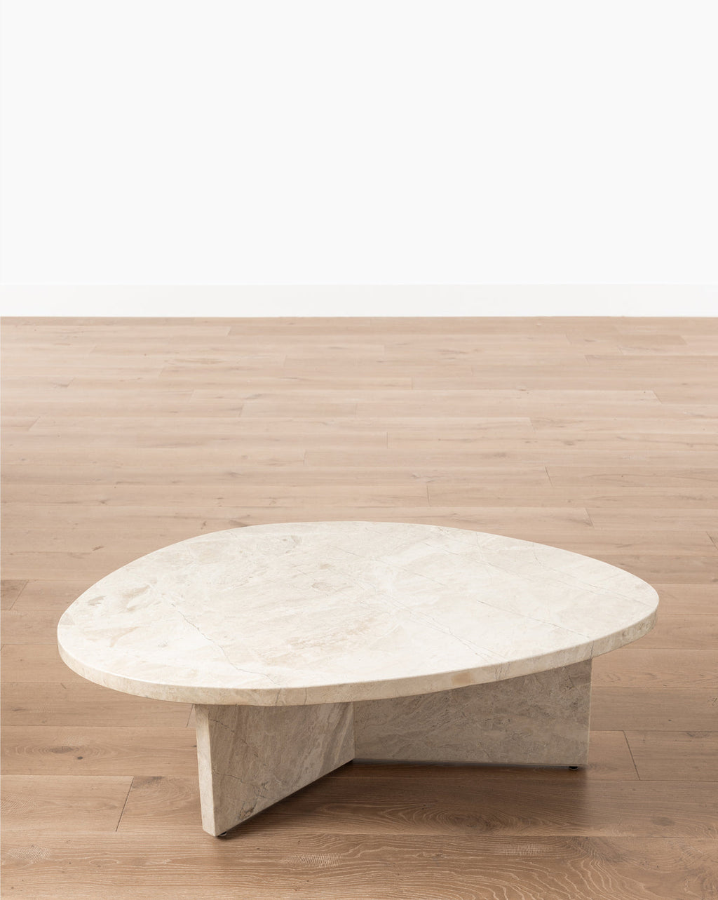 Table basse en marbre turc moderne avec forme organique arrondie pour le salon