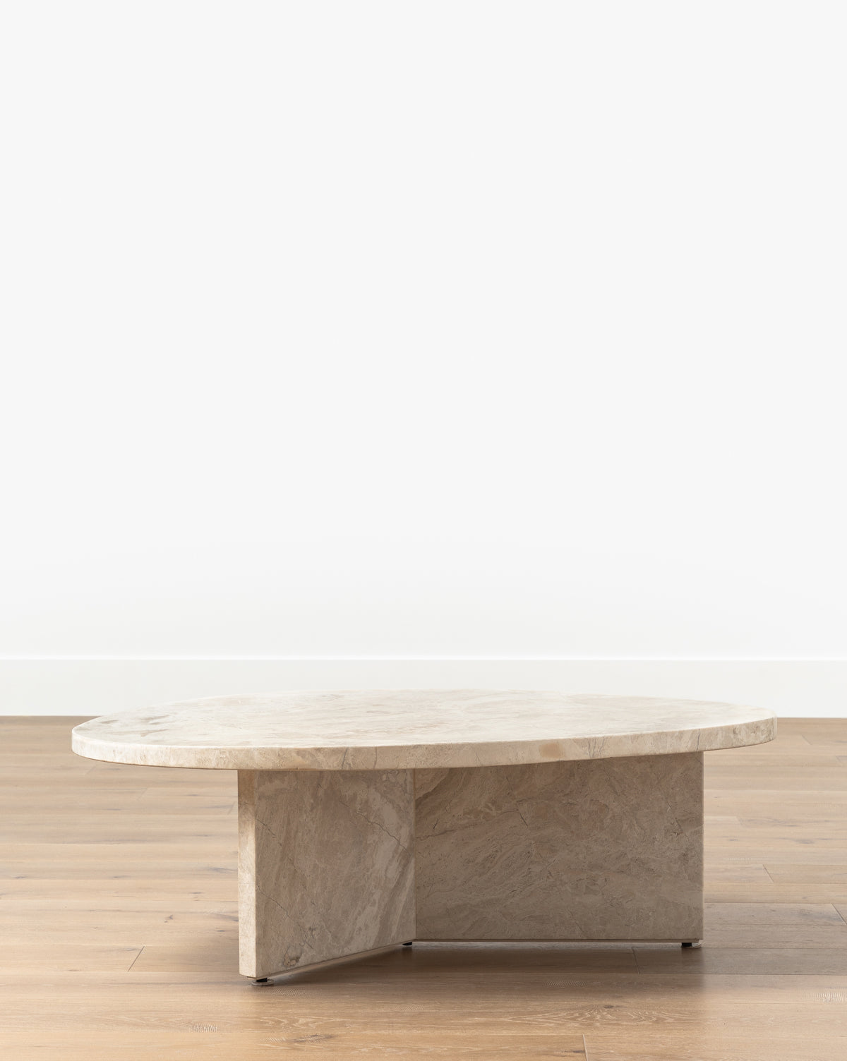 Table basse en marbre turc moderne avec forme organique arrondie pour le salon