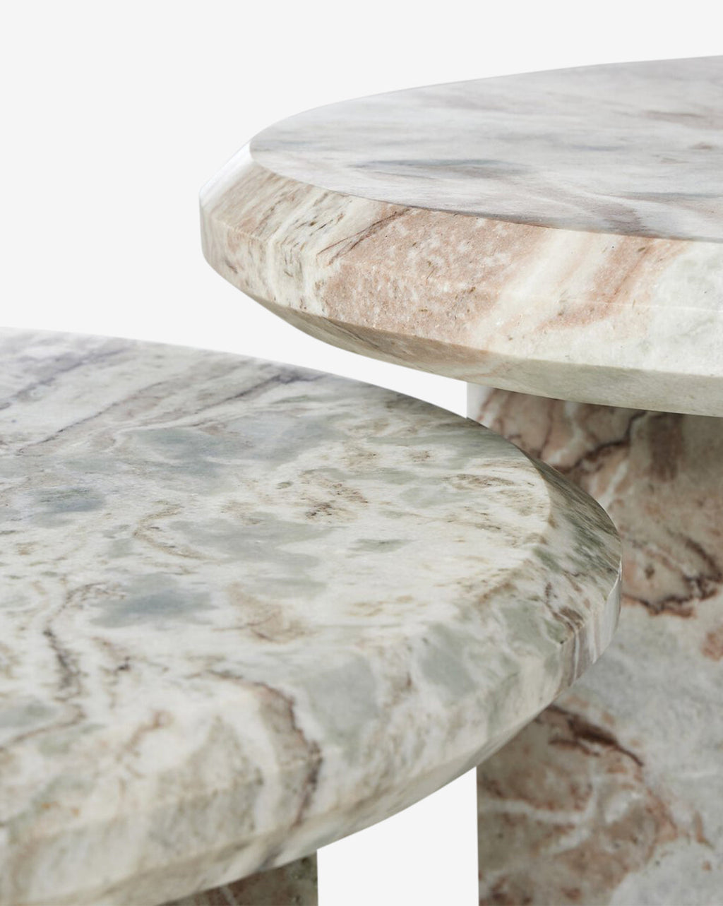 Ensemble de tables d'appoint gigognes modernes en marbre massif avec forme sculpturale ronde pour le salon