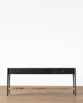 Console en bois moderne aux lignes épurées et au design polyvalent pour le salon
