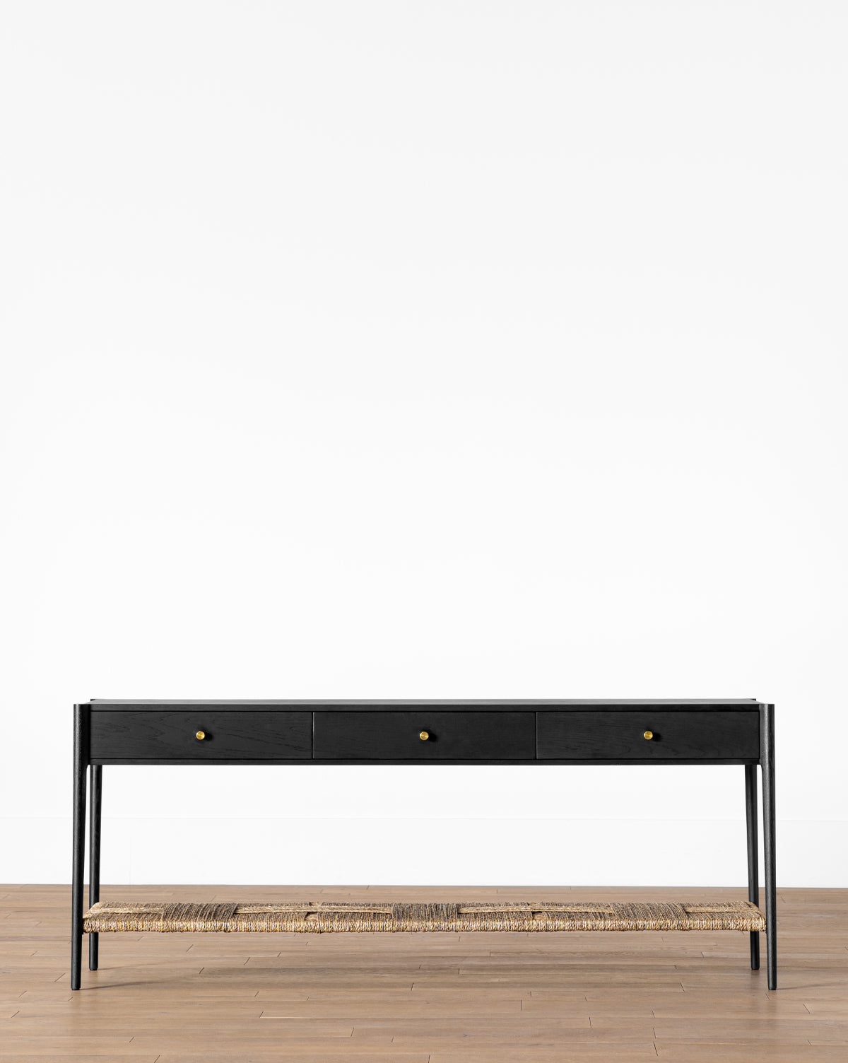 Console en bois moderne aux lignes épurées et au design polyvalent pour le salon