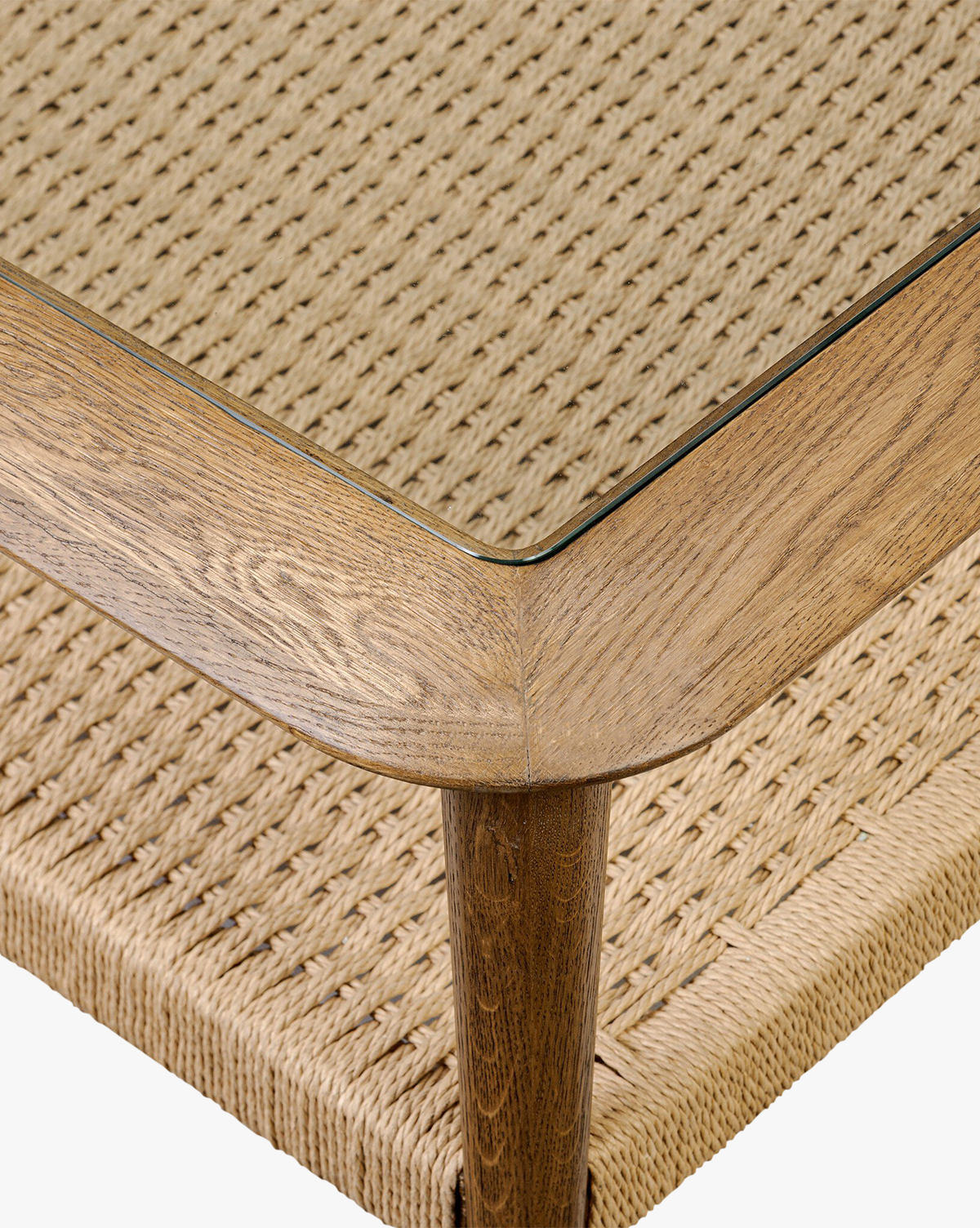 Table basse en verre organique et chêne avec étagère en jute tressée à la main pour salon