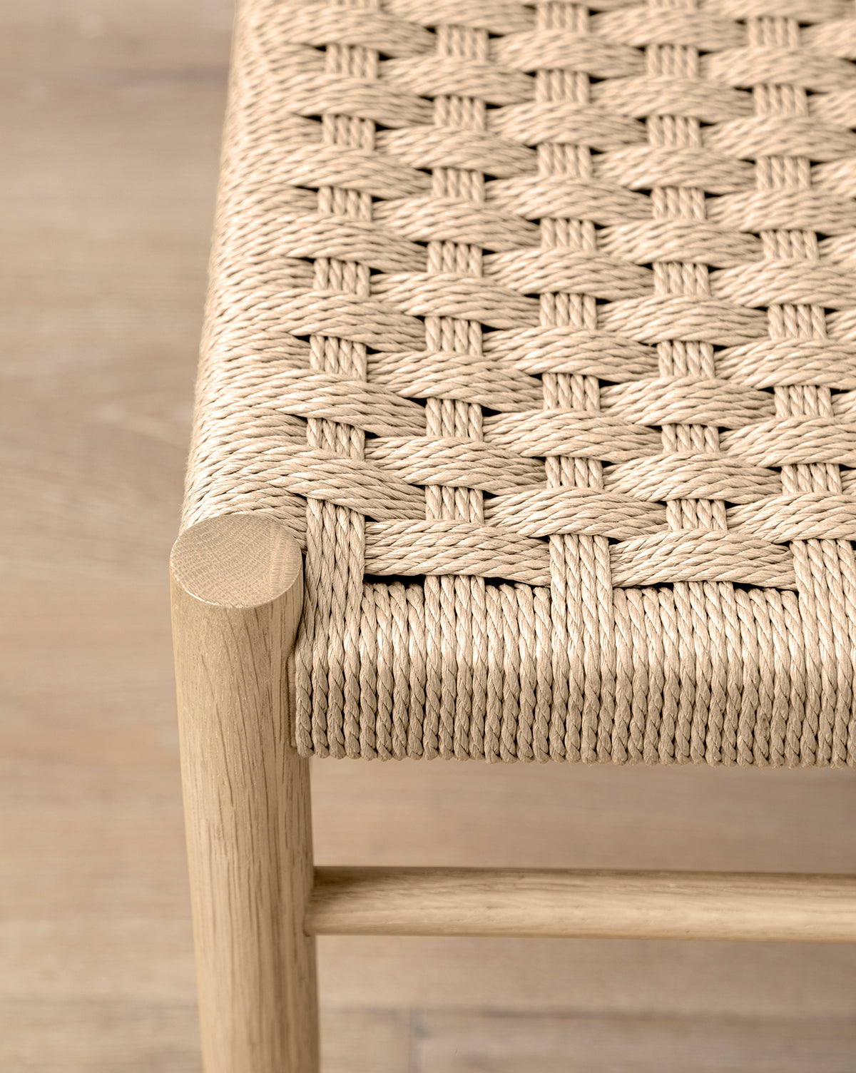 Tabouret de comptoir danois en corde de papier avec assise tissée de style transitionnel pour salle à manger