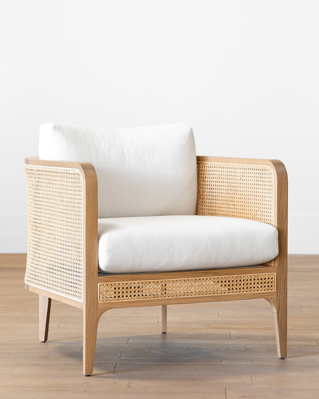 Fauteuil de salon Organic Oak & Cane avec coussin en mélange lin-coton