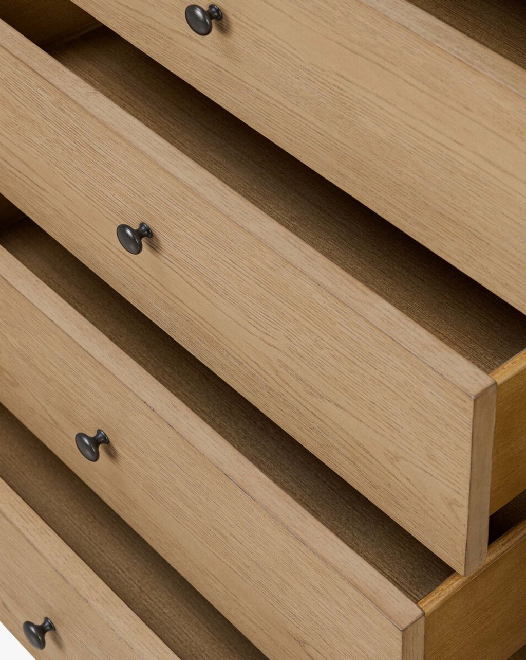 Buffet en bois traditionnel au design classique avec rangement pour salon