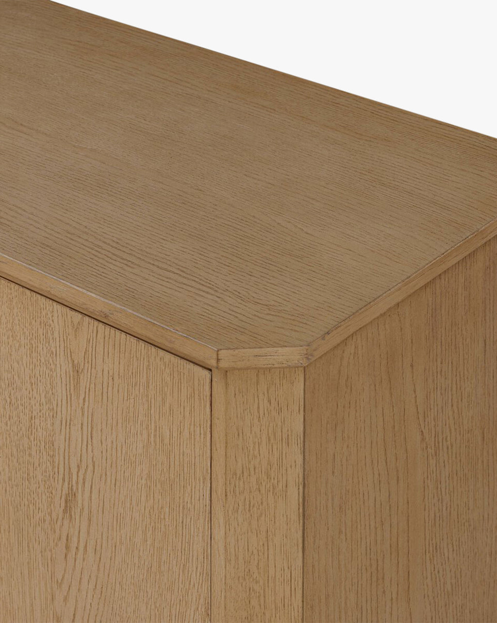 Buffet en bois traditionnel au design classique avec rangement pour salon