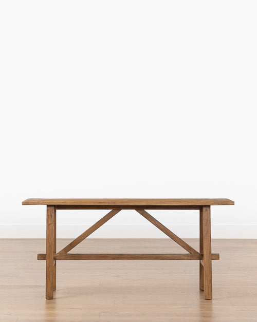 Console classique en bois avec silhouette raffinée pour salon
