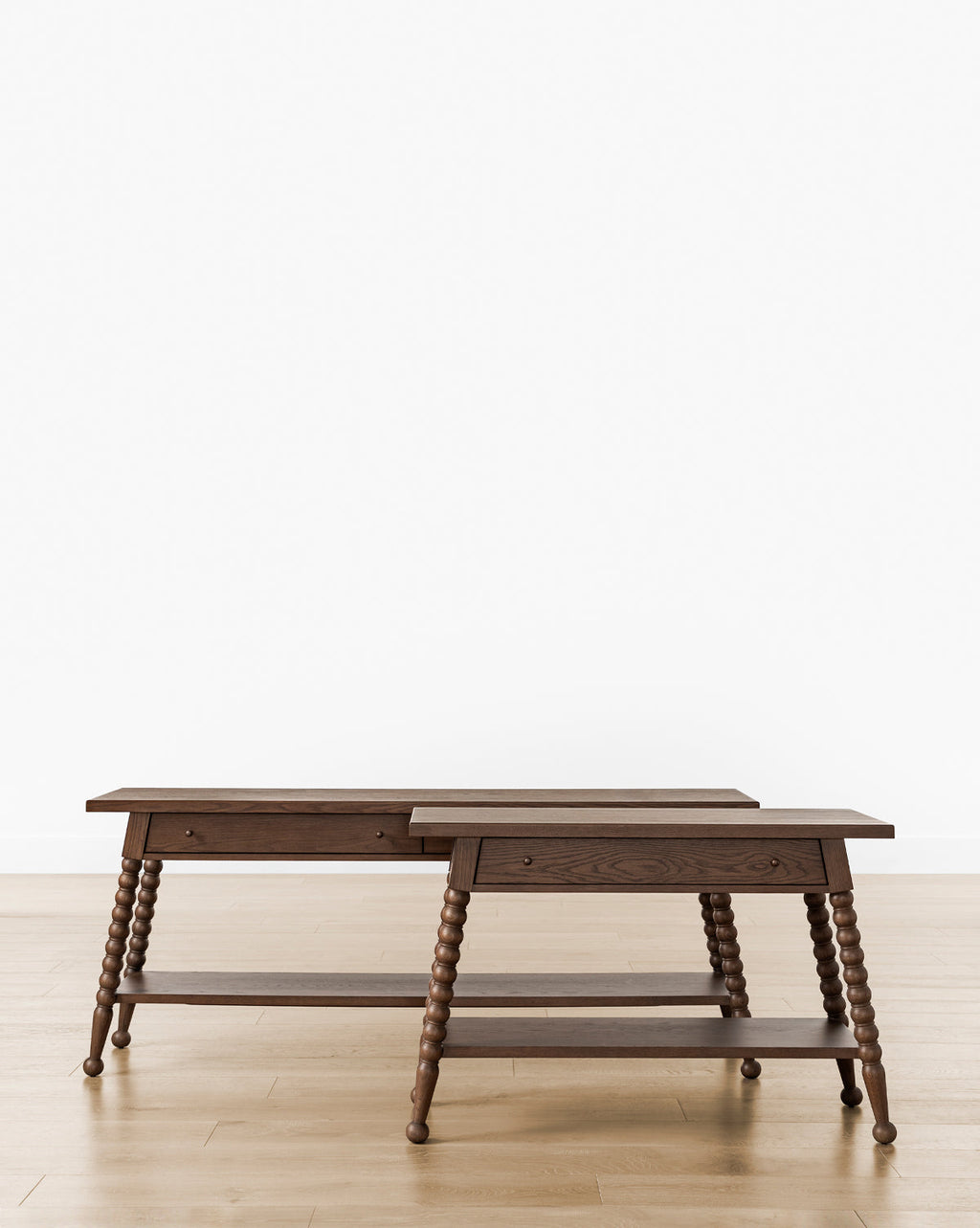 Console de salon traditionnelle en noyer et chêne avec design classique