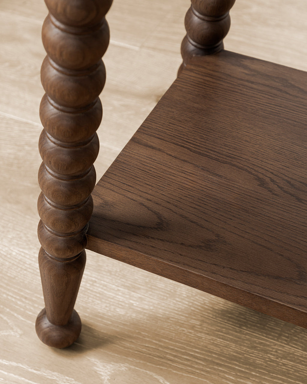 Console de salon traditionnelle en noyer et chêne avec design classique