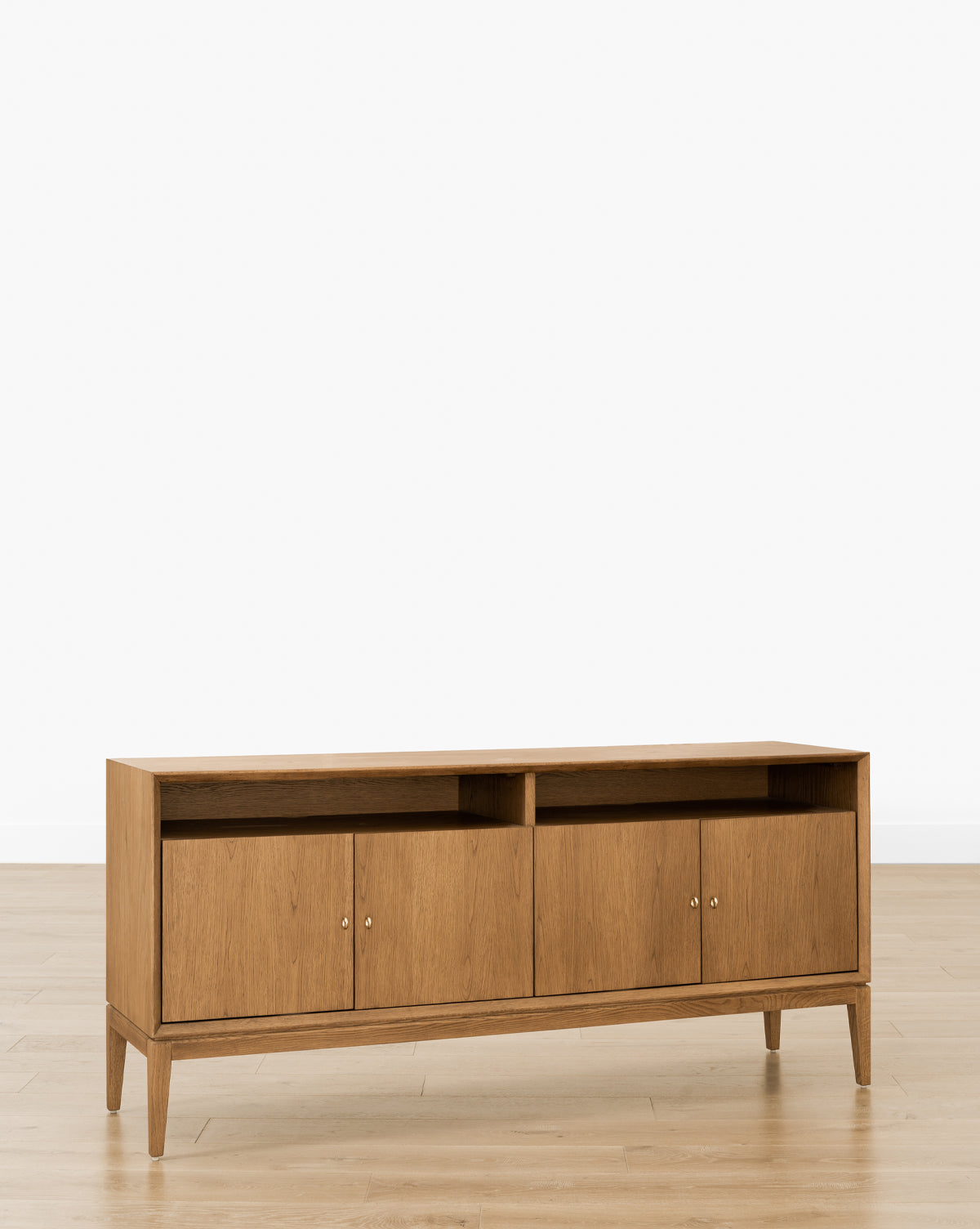 Buffet scandinave en bois au design minimaliste pour salon
