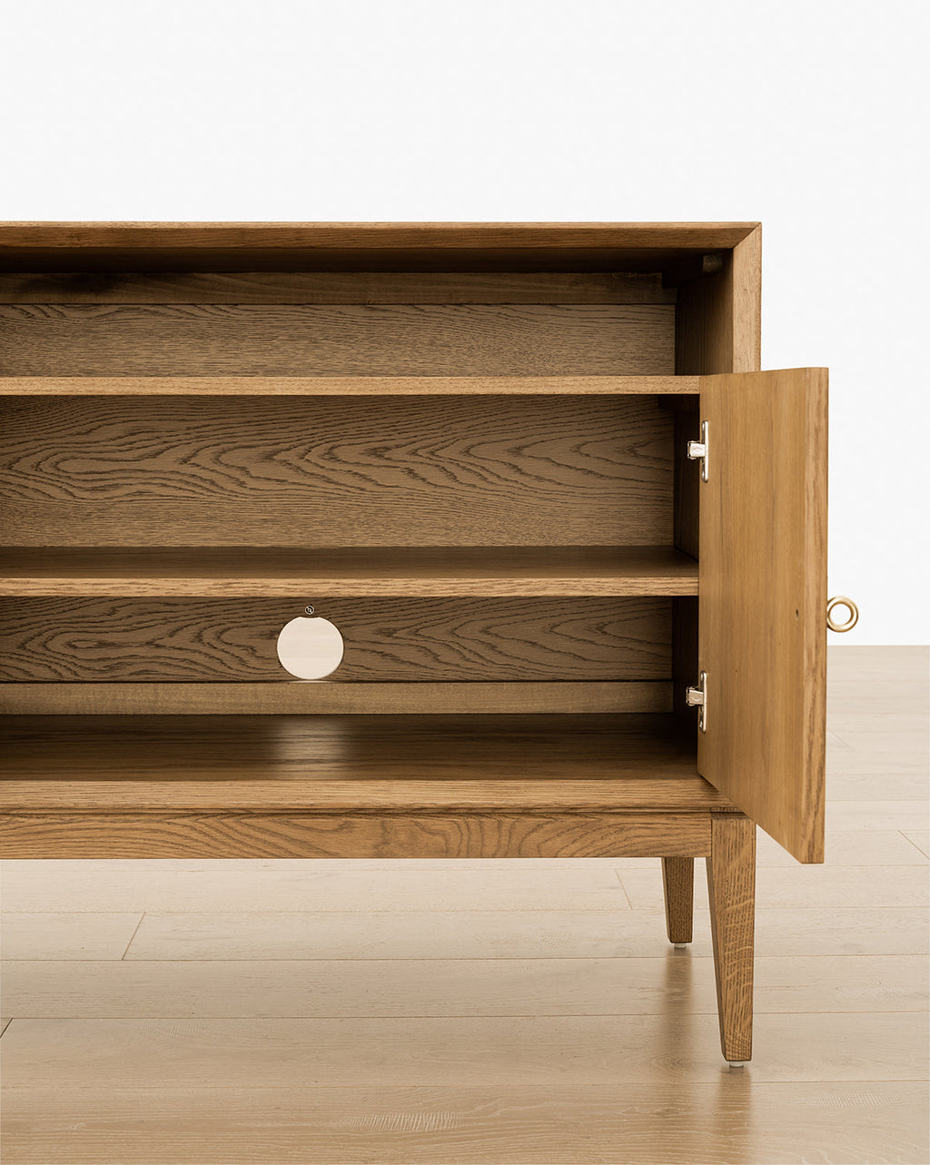 Buffet scandinave en bois au design minimaliste pour salon