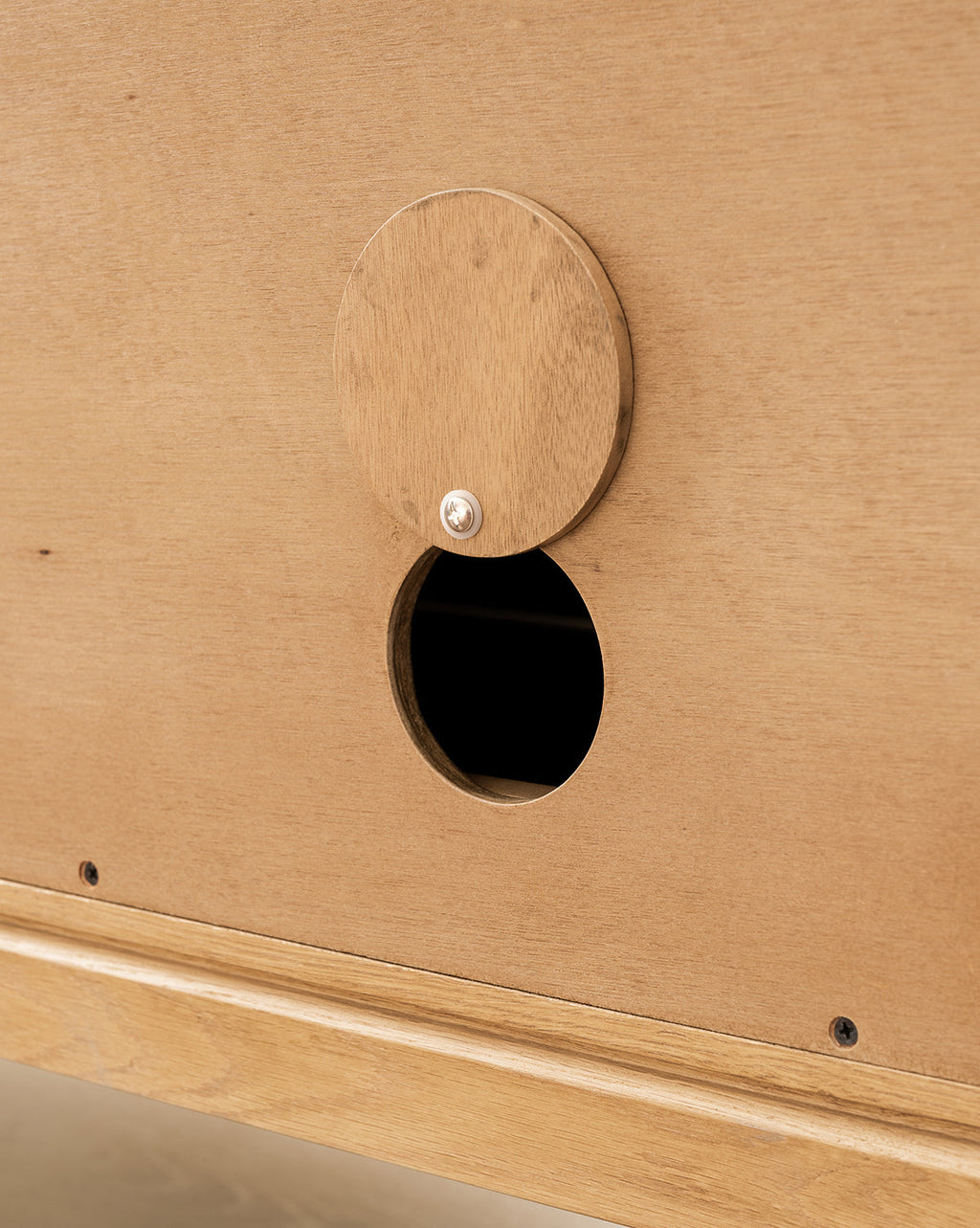 Buffet scandinave en bois au design minimaliste pour salon