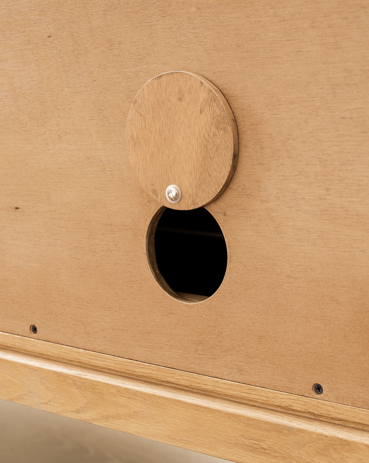 Buffet scandinave en bois au design minimaliste pour salon