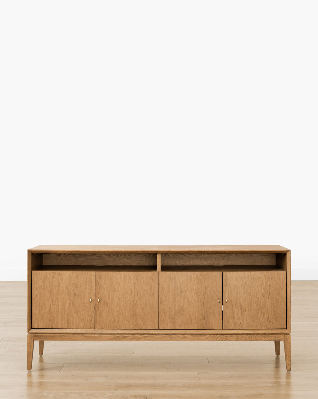 Buffet scandinave en bois au design minimaliste pour salon