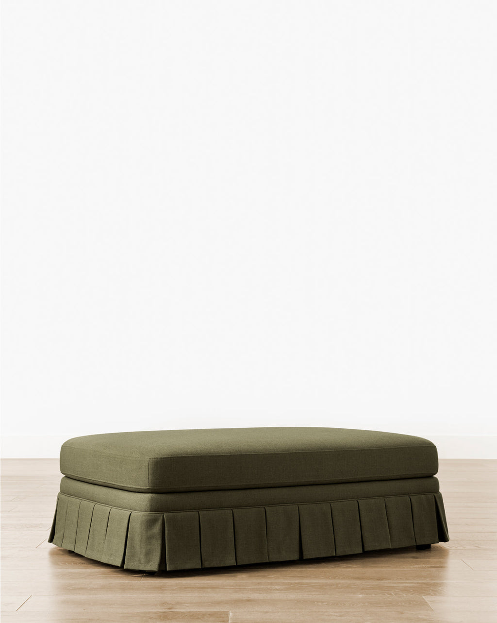 Ottoman rembourré classique avec coussin moelleux et cadre robuste pour salon