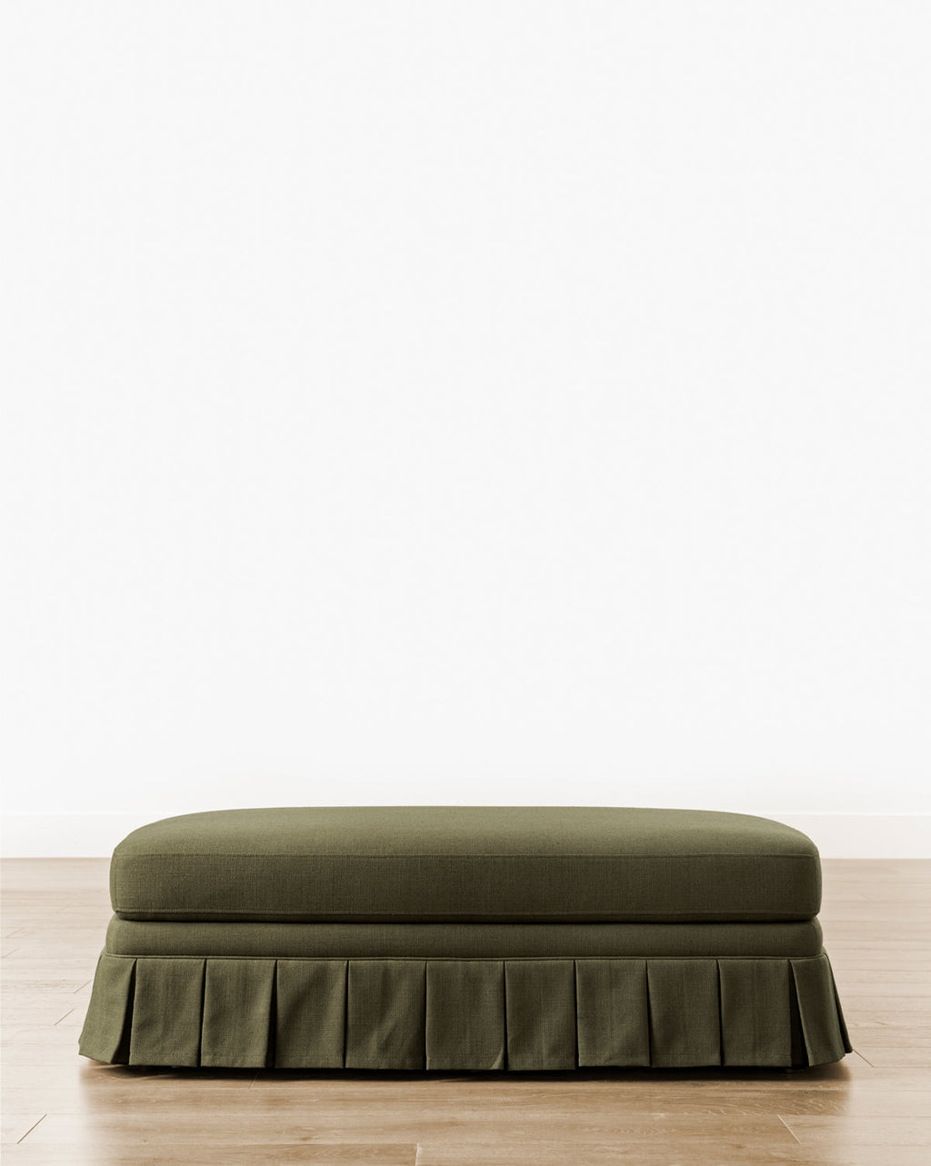 Ottoman rembourré classique avec coussin moelleux et cadre robuste pour salon