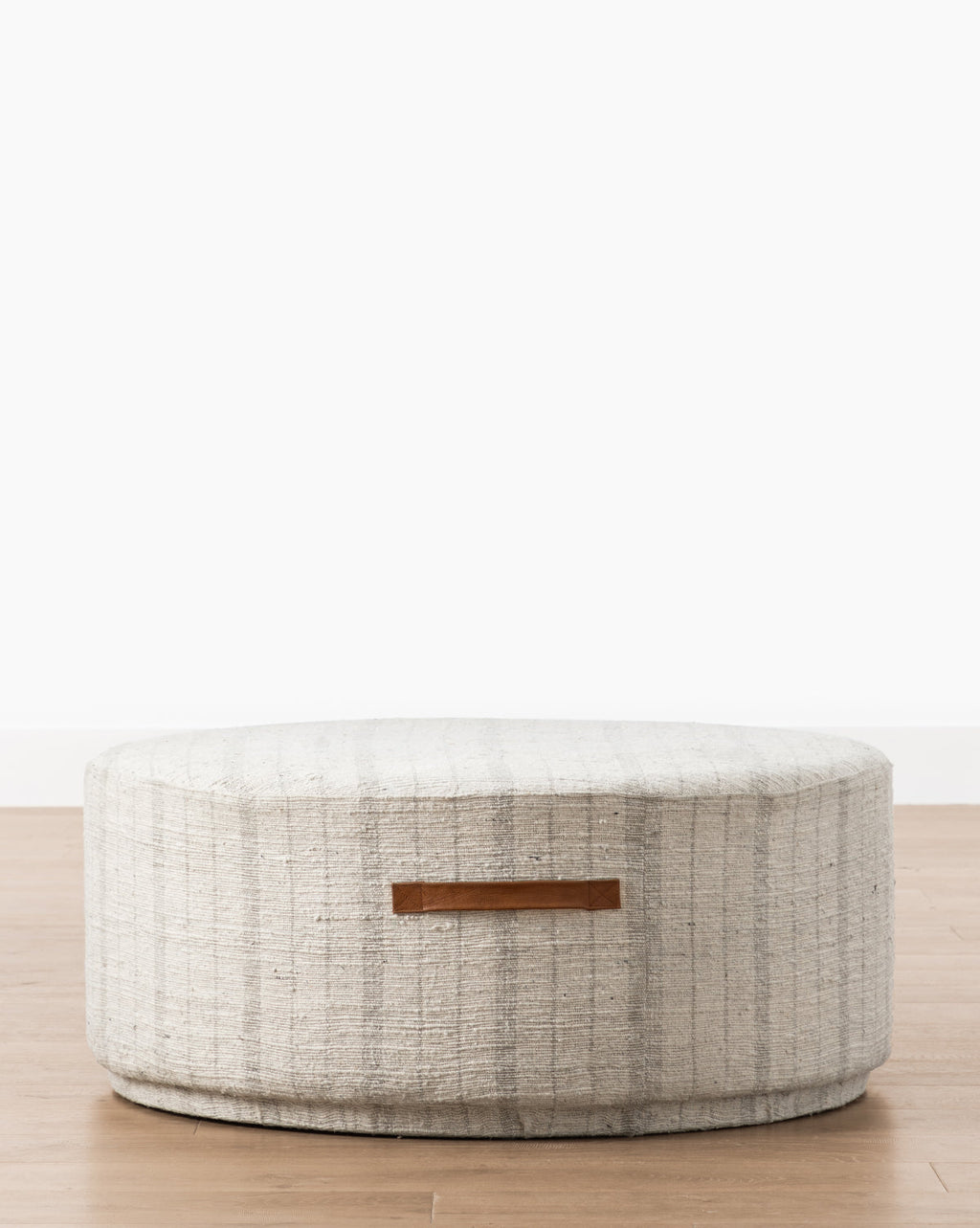 Pouf rond rembourré classique avec coussin moelleux pour salon