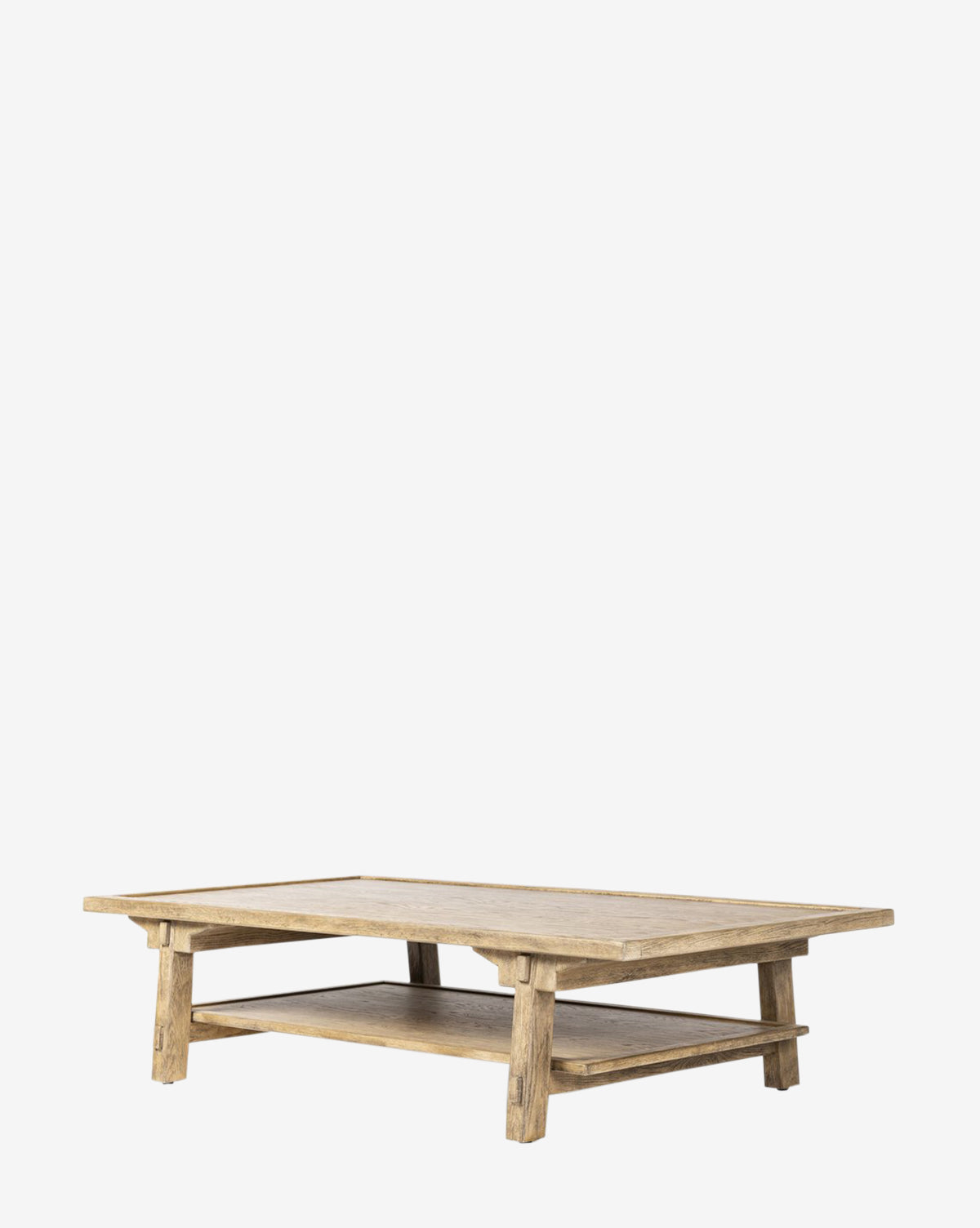 Table basse en chêne blanc rustique avec finition vieillie et structure de style ferme pour salon