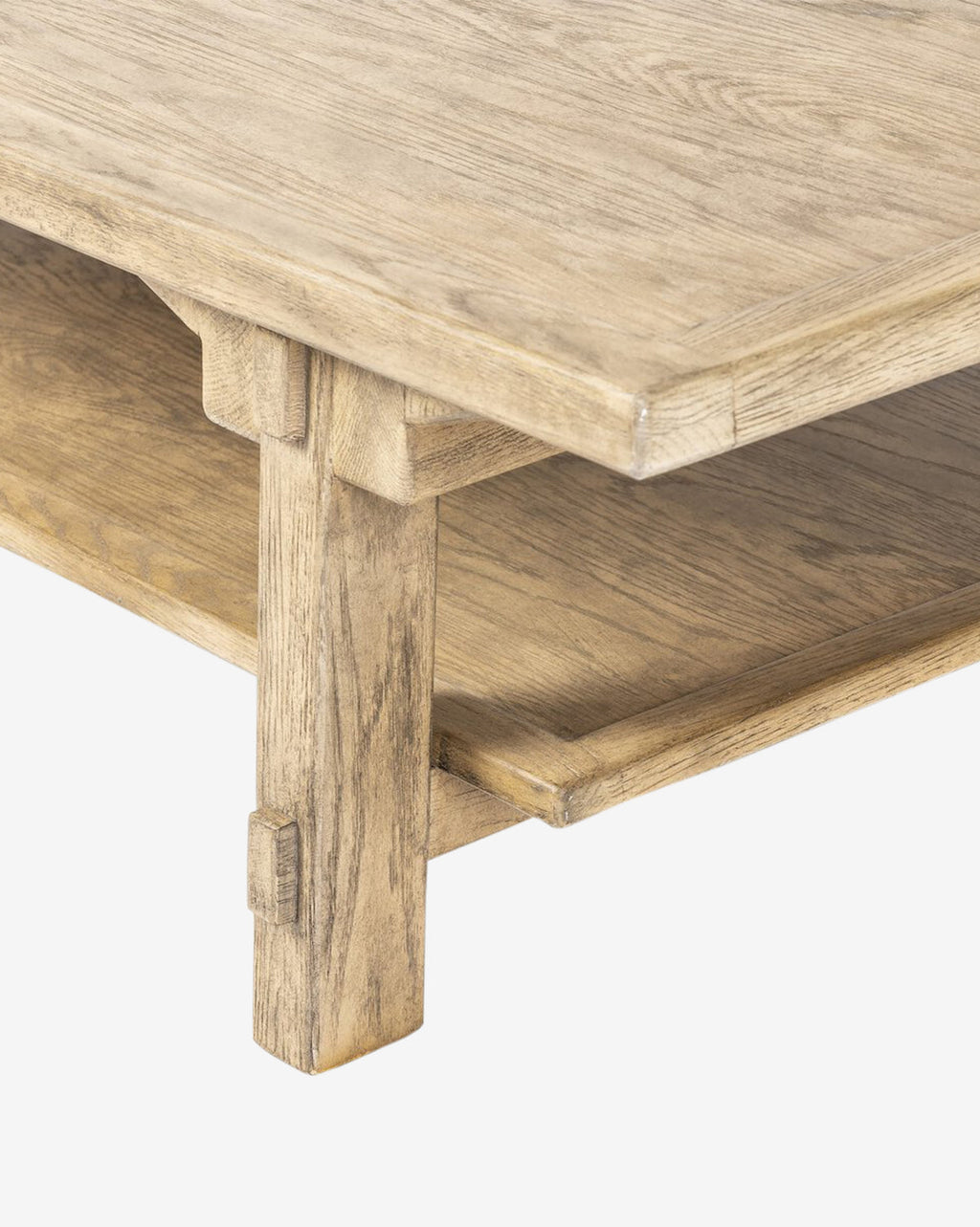 Table basse en chêne blanc rustique avec finition vieillie et structure de style ferme pour salon