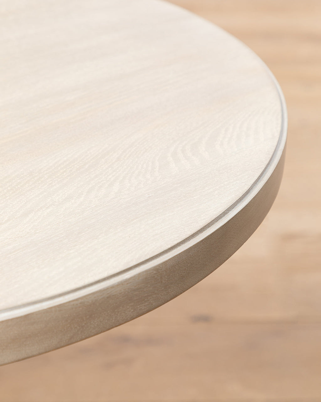 Table d'appoint moderne en bois à forme organique pour le salon