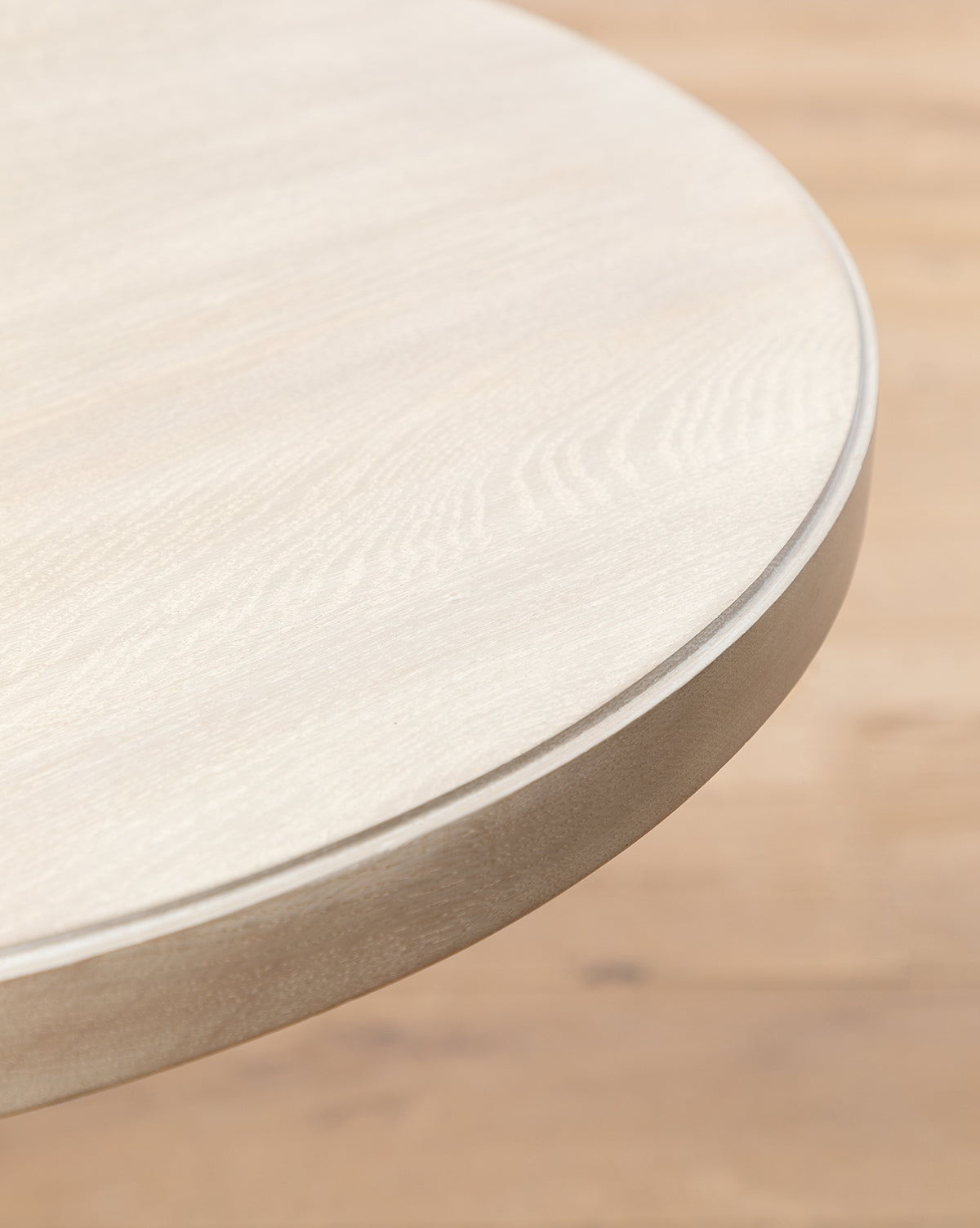 Table d'appoint moderne en bois à forme organique pour le salon