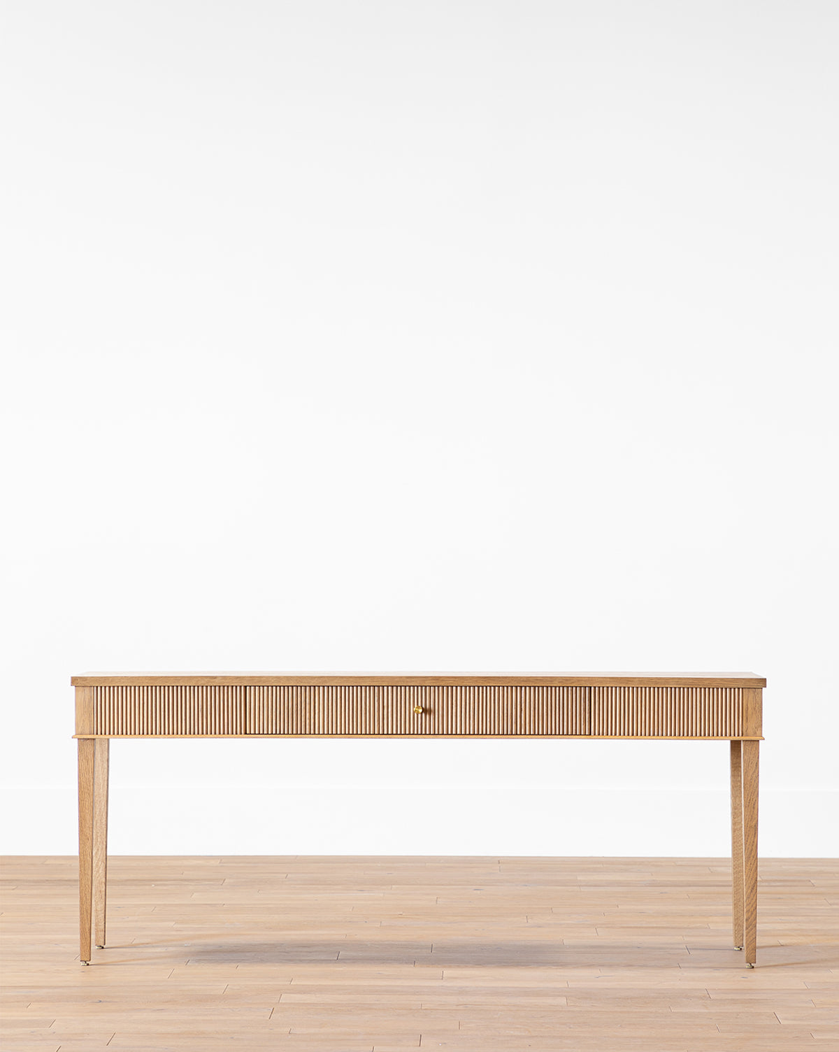 Console moderne en bois au design minimaliste pour salon