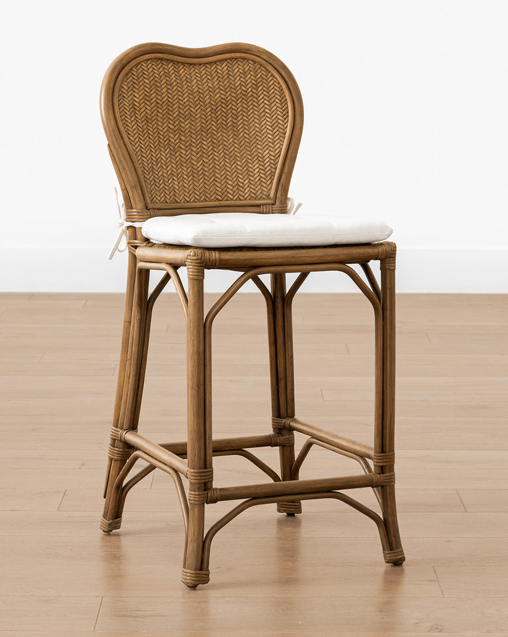 Tabouret de comptoir européen en rotin et lin de performance avec assise tissée artisanale pour salle à manger
