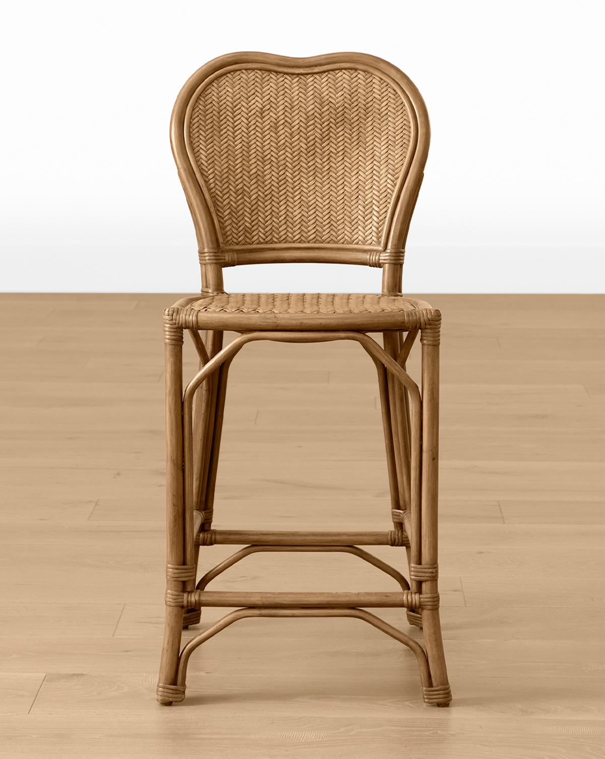Tabouret de comptoir européen en rotin et lin de performance avec assise tissée artisanale pour salle à manger