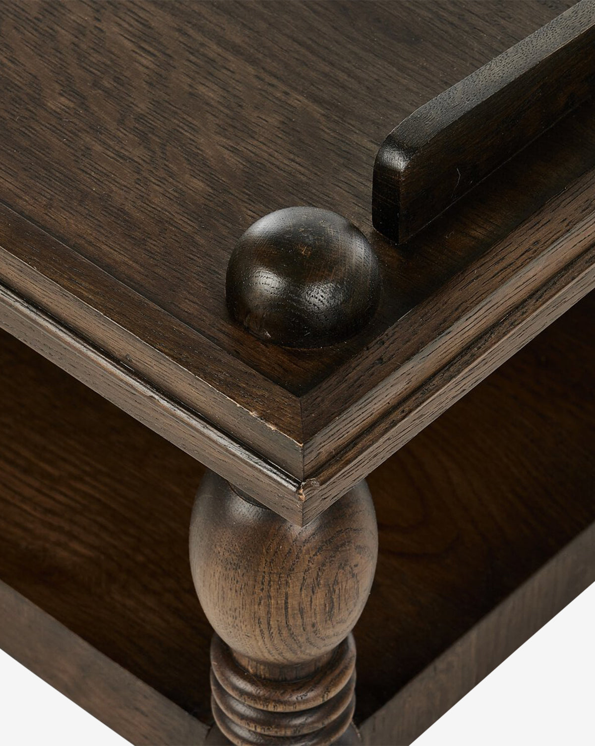 Table basse en placage de chêne d'inspiration antique avec rangement à deux niveaux pour le salon