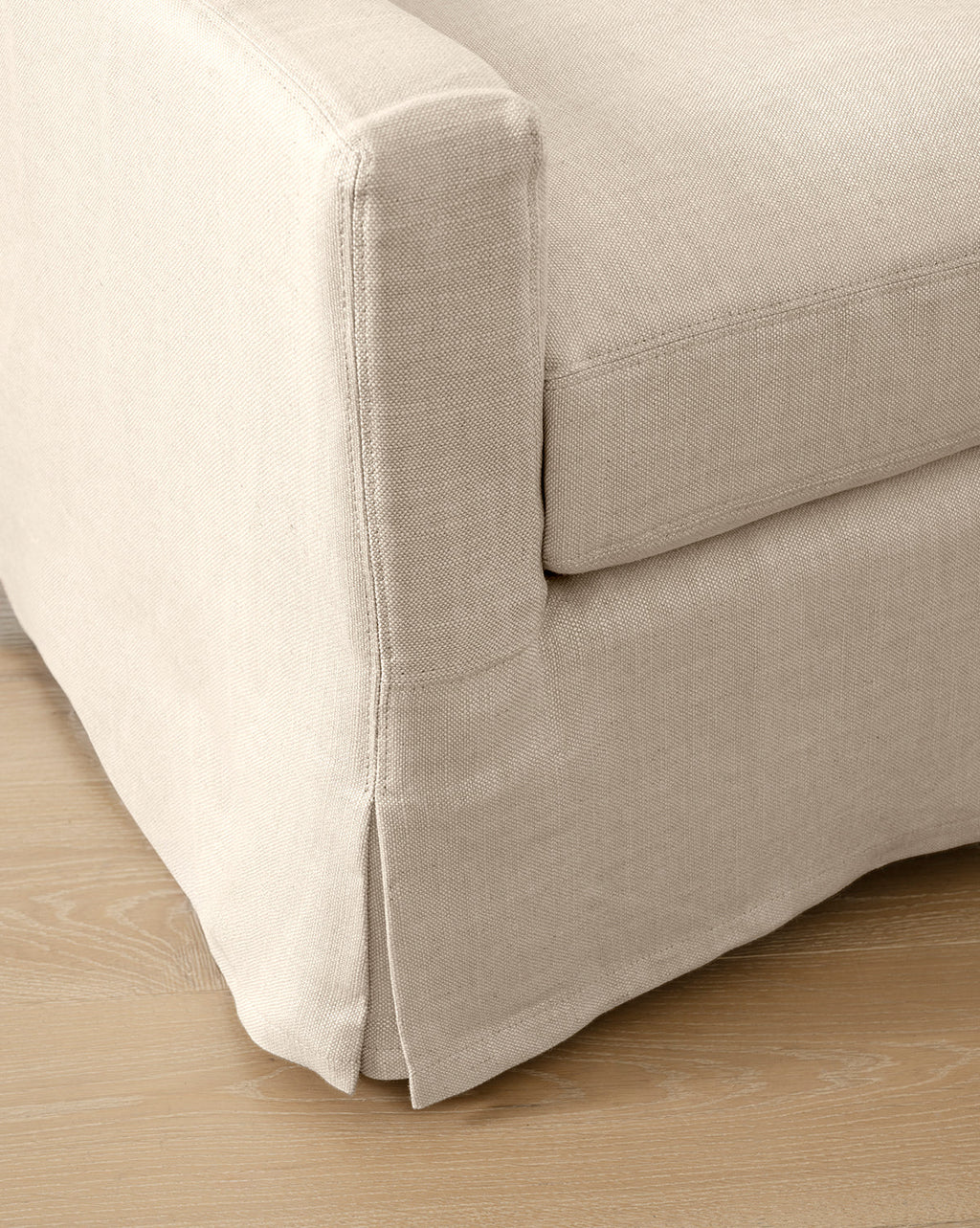 Fauteuil pivotant classique déhoussable avec assise profonde et confortable pour le salon