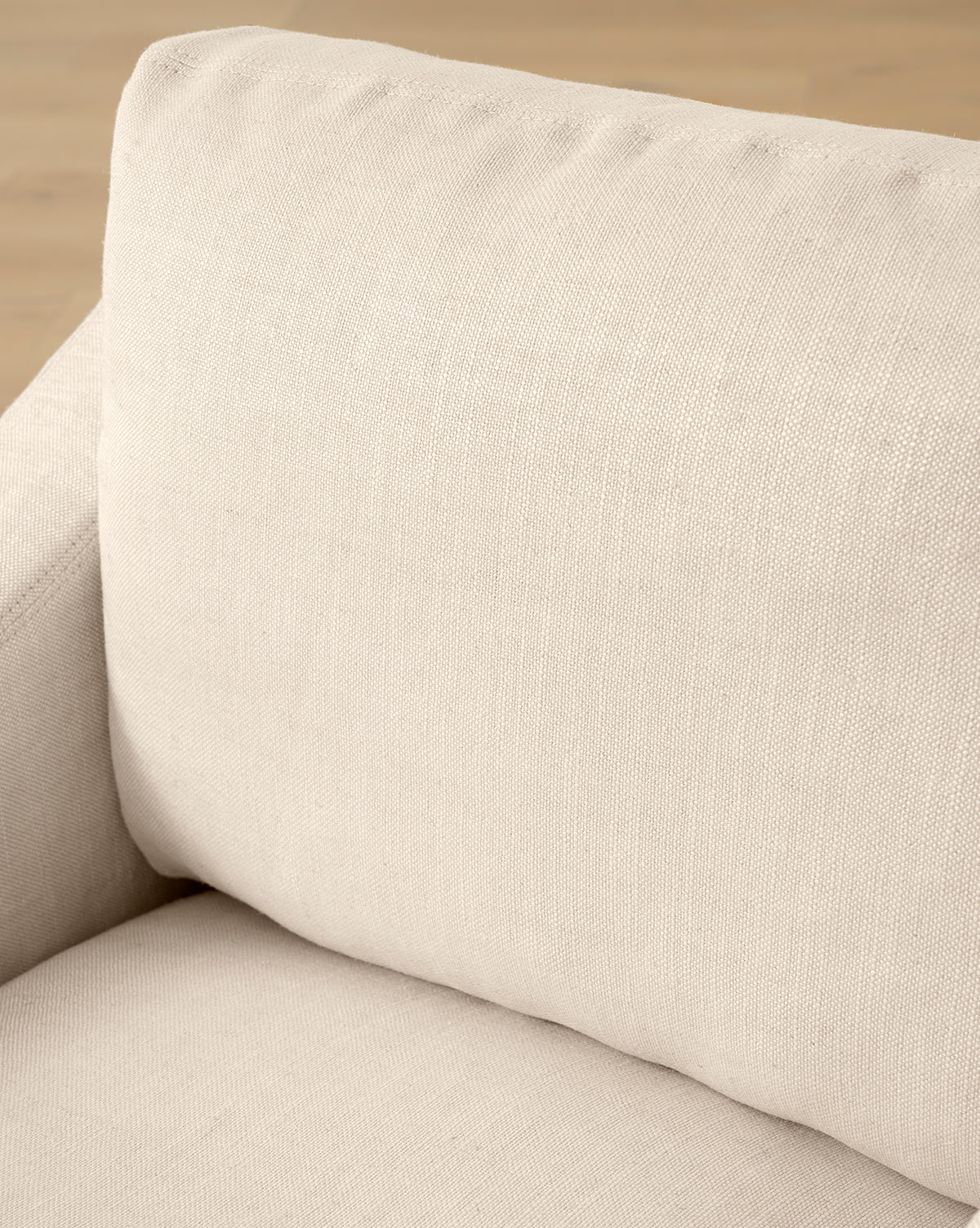 Fauteuil pivotant classique déhoussable avec assise profonde et confortable pour le salon