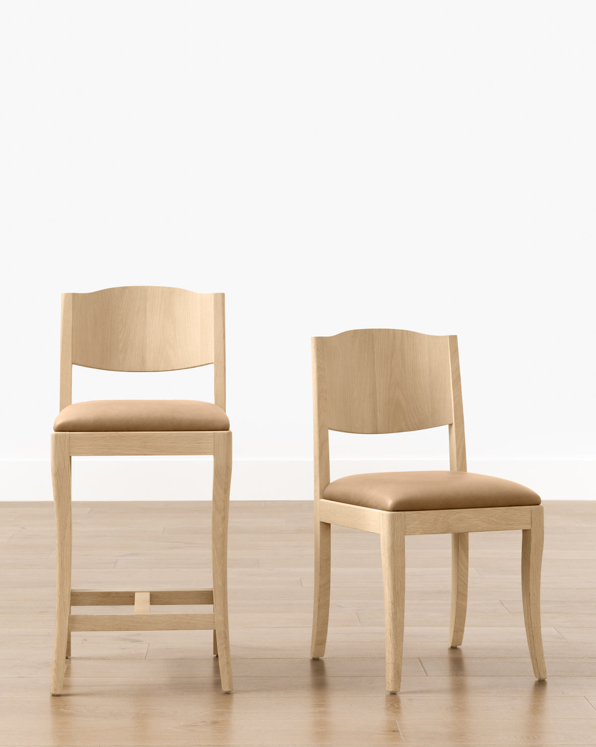 Tabouret de comptoir moderne en chêne blanc avec détails incurvés et revêtement performant pour salle à manger