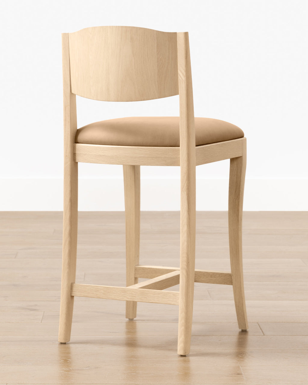 Tabouret de comptoir moderne en chêne blanc avec détails incurvés et revêtement performant pour salle à manger