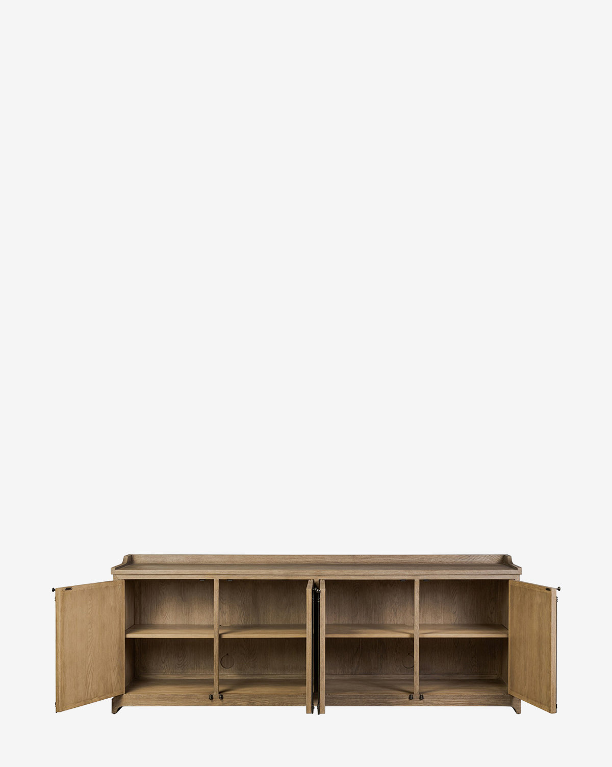 Buffet moderne en chêne aux lignes épurées et finition naturelle pour le salon