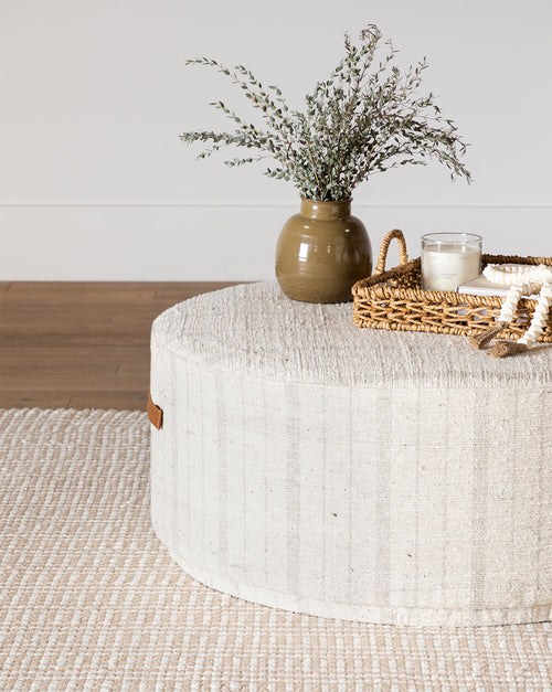 Pouf rond rembourré classique avec coussin moelleux pour salon