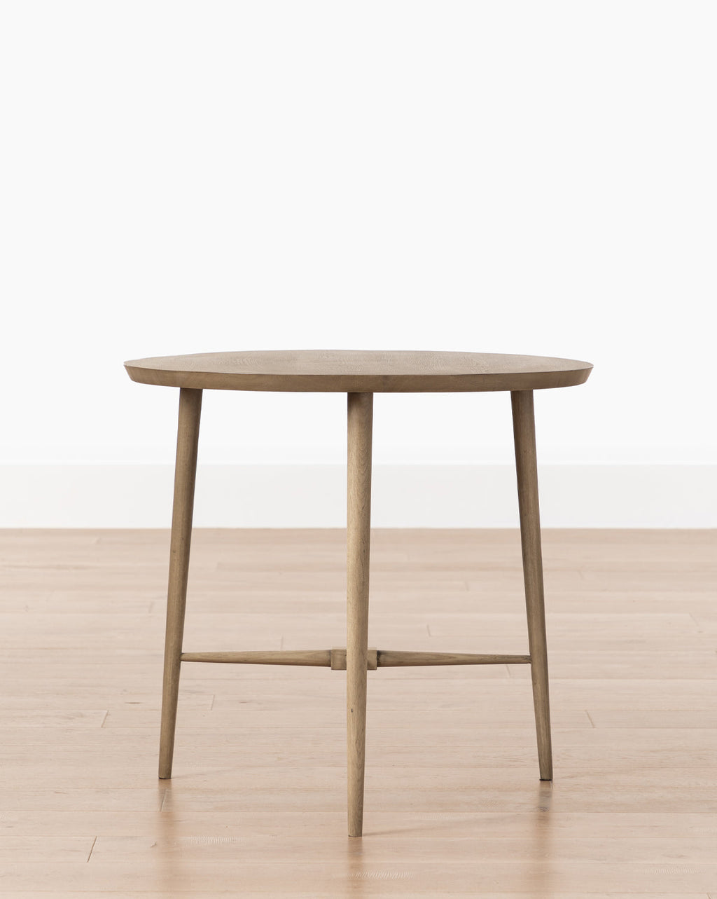 Table d'appoint moderne en bois avec forme architecturale pour le salon