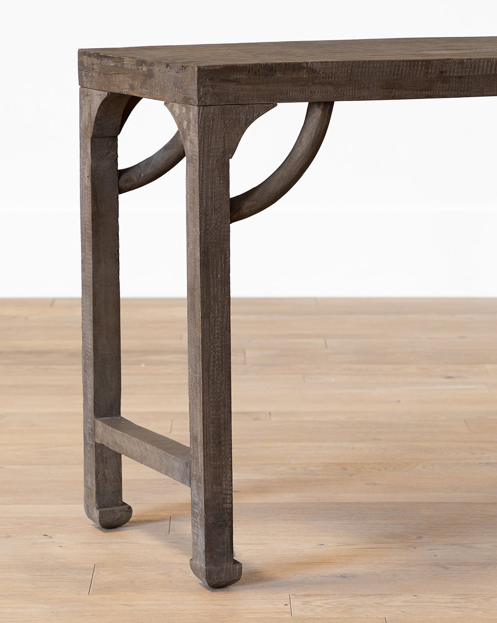 Console moderne en bois à forme architecturale pour salon