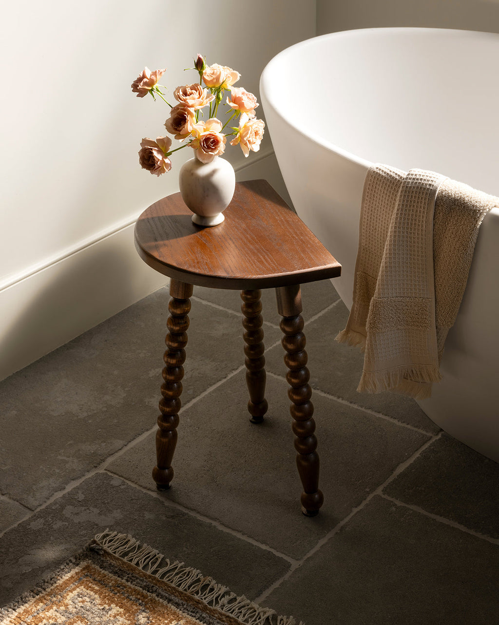 Tabouret scandinave en bois massif, finition naturelle, pour salon