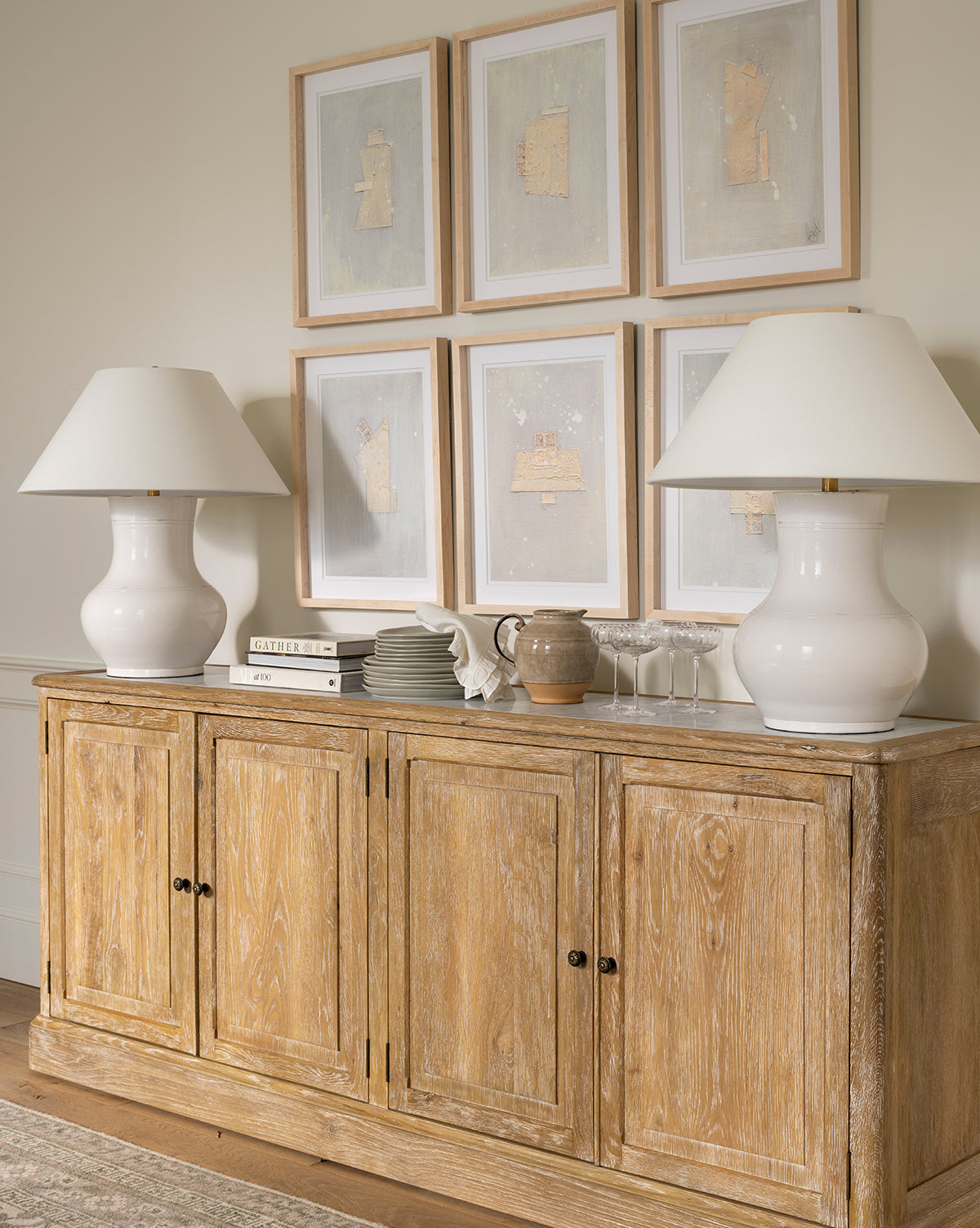 Buffet moderne en bois au design audacieux avec rangement pour salon