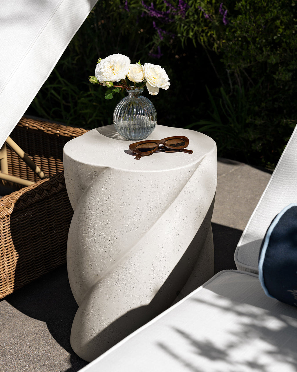 Table d'appoint d'extérieur Coastal avec construction durable pour l'extérieur